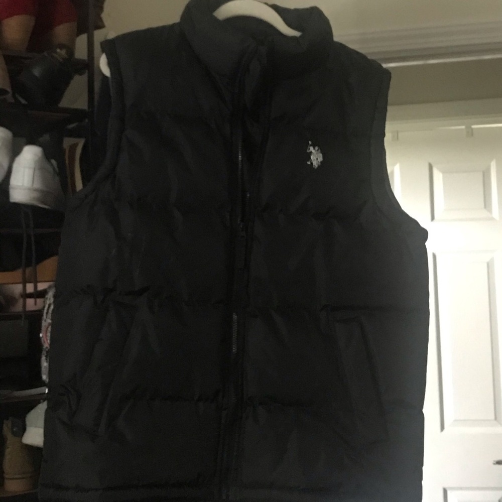 Men’s polo vest - worn 1 time.